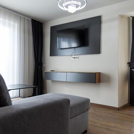 Vetus Hotel Pristina Exterior foto