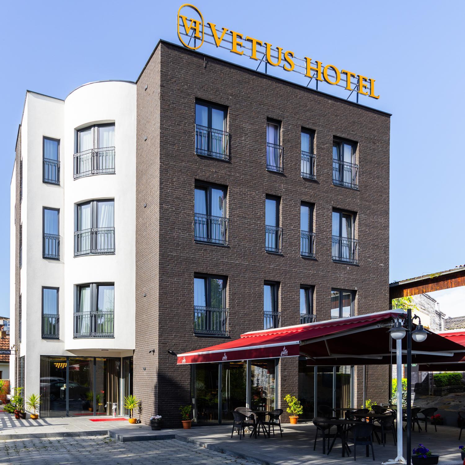 Vetus Hotel Pristina Exterior foto
